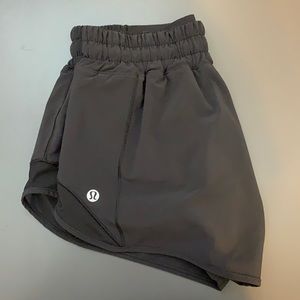 Lululemon Hotty Hot Low Rise Short 2.5"